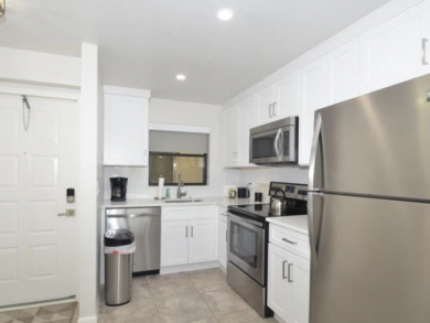 Great Naples Condo One Bloc to Vanderbilt Beach
